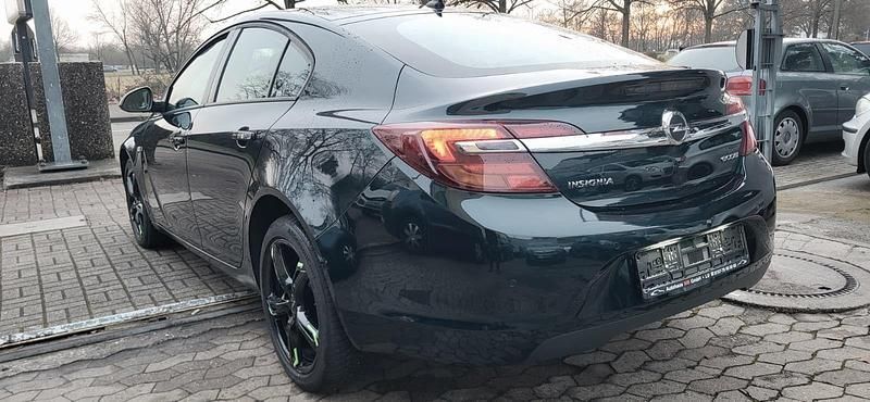 Gebraucht Opel Insignia Selection 140 PS (102 kW) 2014 Grün Limousine