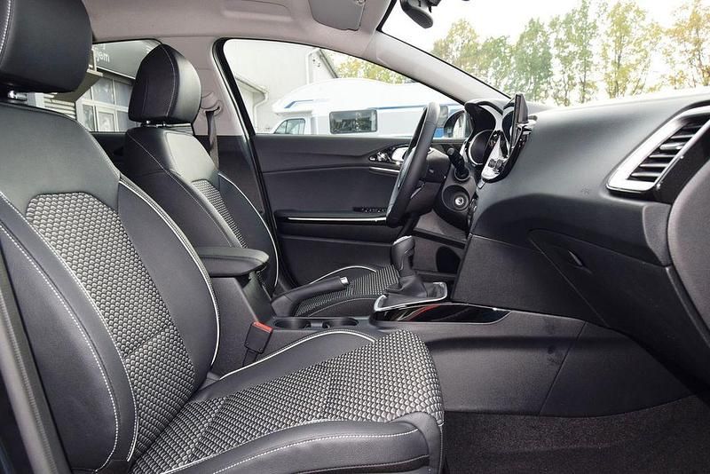 Neu Kia XCeed Exclusive 116 PS (85 kW) 2026 Schwarz SUV