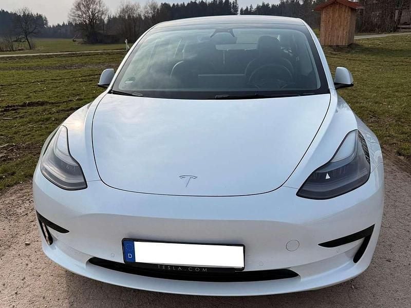 Gebraucht Tesla Model 3 Standard Range Plus 239 kW (325 PS) 2021 Weiß Limousine