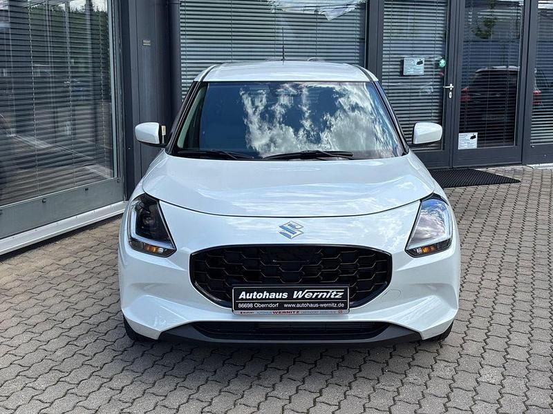 Neu Suzuki Swift Comfort 83 PS (61 kW) 2025 Weiß Kleinwagen