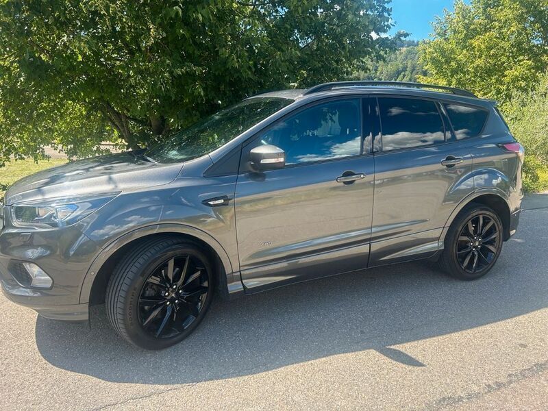 Grau Gebraucht 2018 Ford Kuga ST-Line SUV | 20.199 € (Fairer Preis) - Bild 1/4