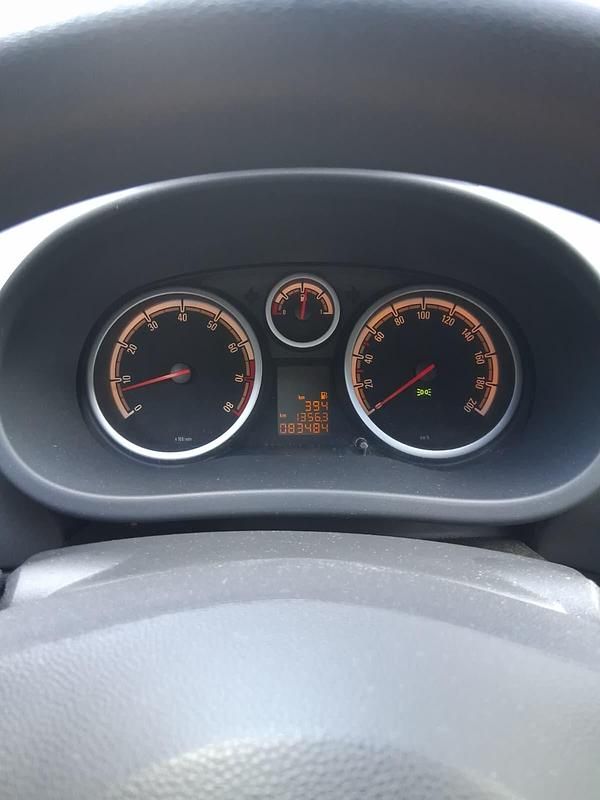 Gebraucht Opel Corsa 80 PS (58 kW) 2007 Silber Kleinwagen