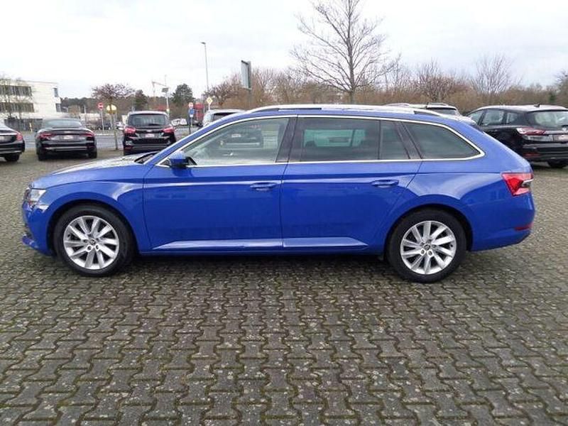 Gebraucht Skoda Superb Style 156 PS (114 kW) 2020 Blau Kombi