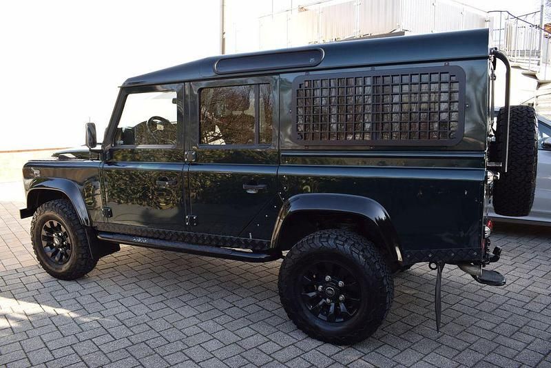 Gebraucht Land Rover Defender SE 122 PS (89 kW) 2012 Grün Kombi