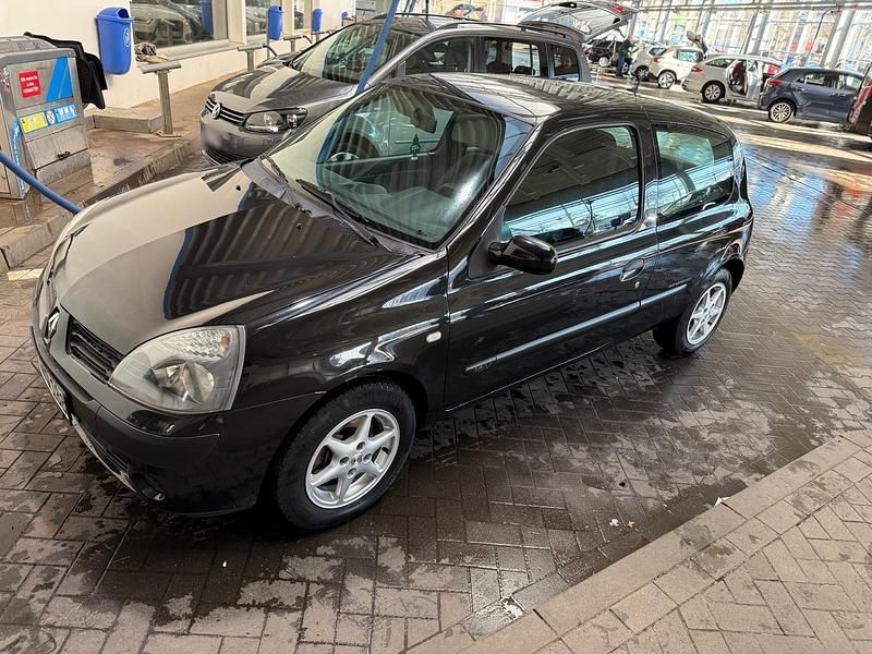 Gebraucht Renault Clio II 75 PS (55 kW) 2005 Schwarz Kleinwagen