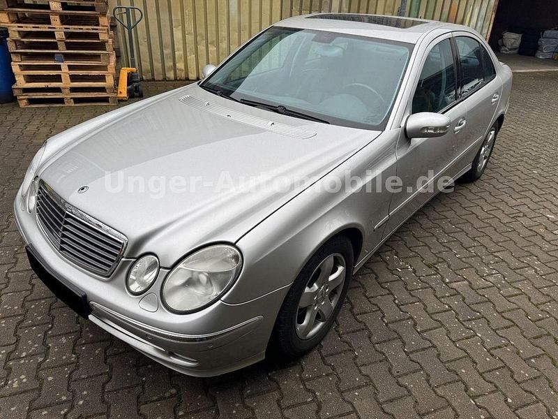 Brillantsilber metalliclack Gebraucht 2003 Mercedes E320 Avantgarde Limousine | 5.500 € (Fairer Preis) - Bild 1/4