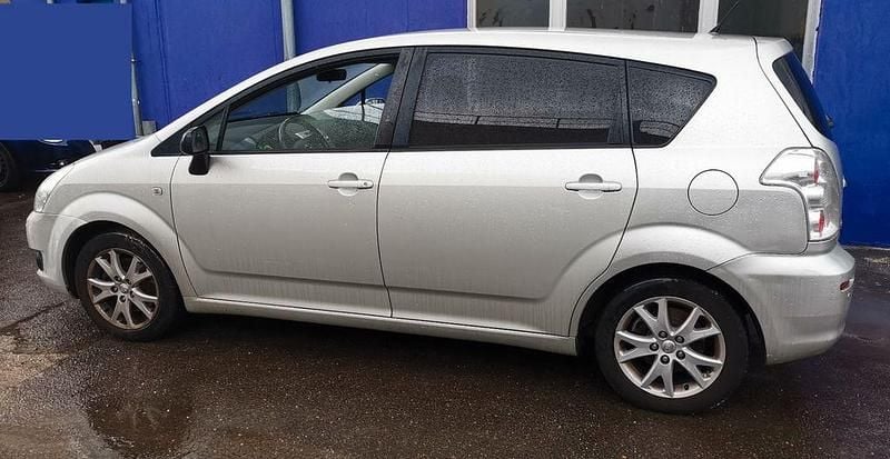 Gebraucht Toyota Verso 136 PS (100 kW) 2010 Silber Van / Kleinbus