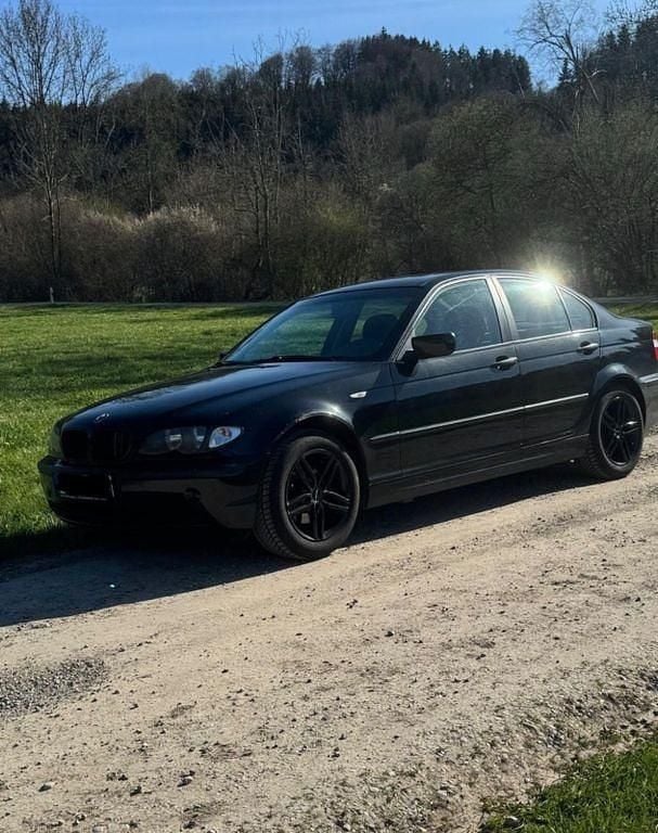 Schwarz Gebraucht 2004 BMW 318 Limousine | 1.500 € (Superpreis) - Bild 1/4