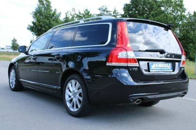 Gebraucht Volvo V70 Summum 215 PS (158 kW) 2013 Schwarz metallic Kombi