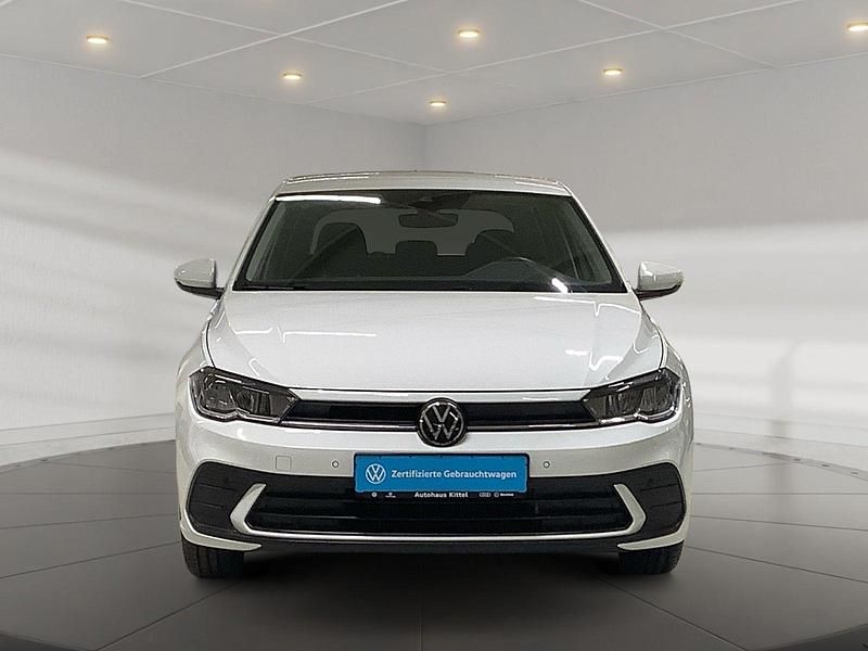 Weiß Gebraucht 2023 VW Polo Life Limousine | 17.990 € (Fairer Preis) - Bild 1/3