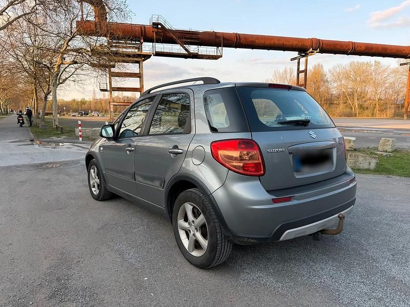 Gebraucht Suzuki SX4 135 PS (99 kW) 2010 Silber SUV