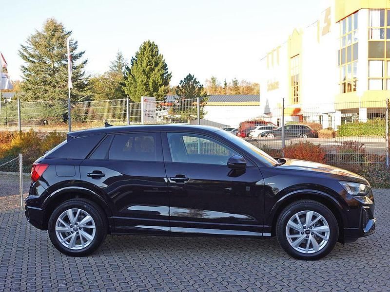 Gebraucht Audi Q2 S-Line 150 PS (110 kW) 2024 Schwarz SUV