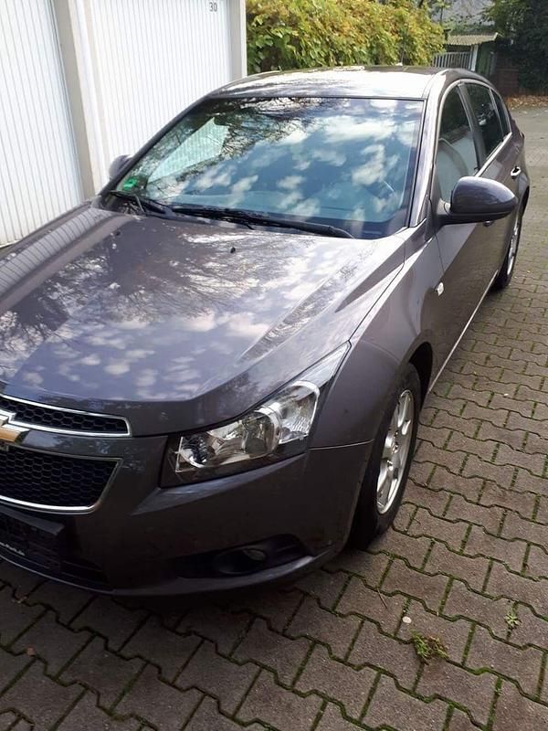 Gebraucht Chevrolet Cruze 163 PS (119 kW) 2012 Grau Limousine