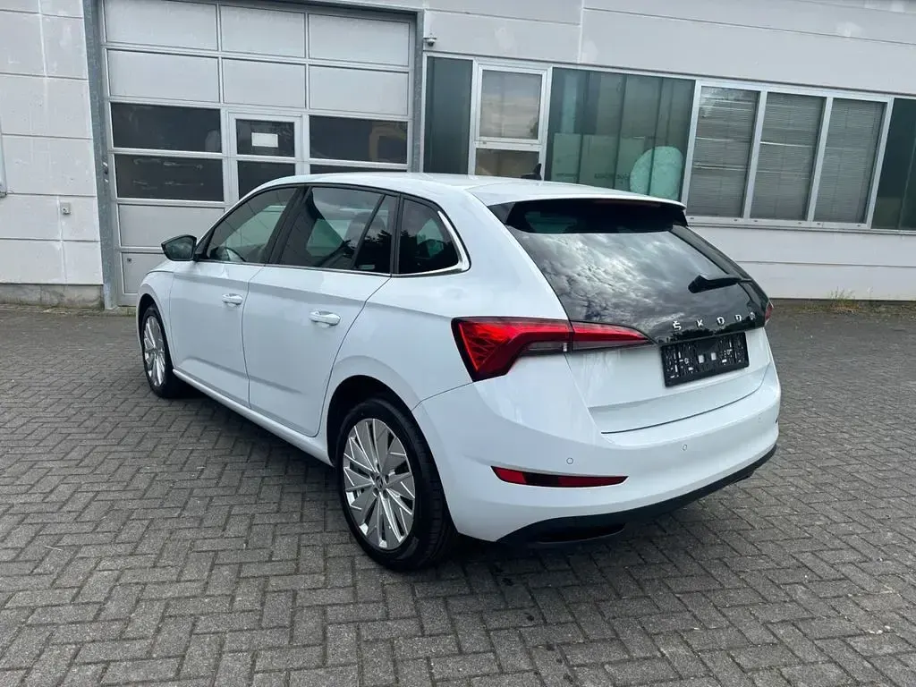 Gebraucht Skoda Scala Style 116 PS (85 kW) 2019 Weiß Kleinwagen