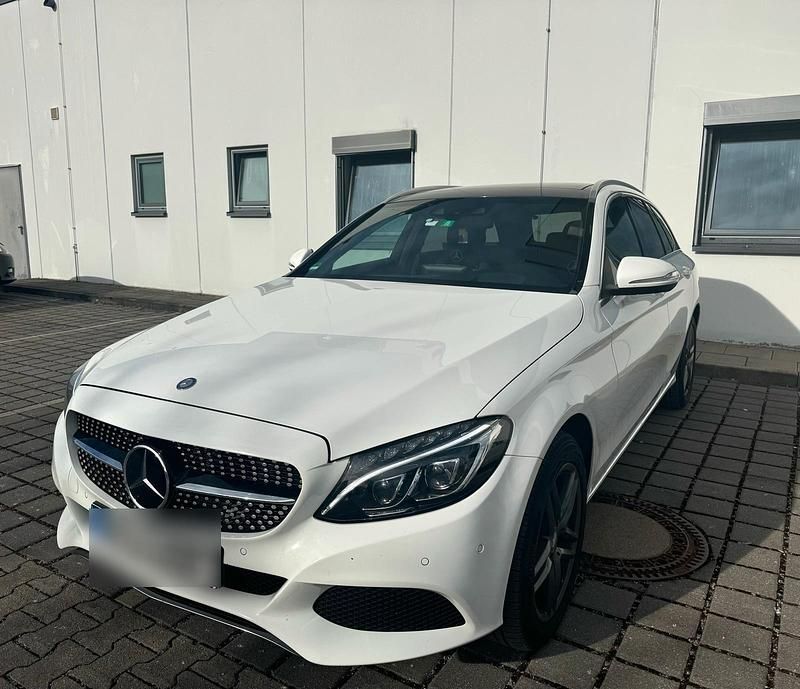 Weiß Gebraucht 2015 Mercedes C220 Kombi | 16.000 € (Teuer) - Bild 1/4