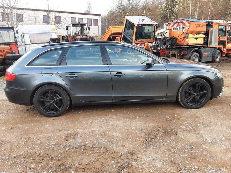 Gebraucht Audi A4 S-Line 190 PS (139 kW) 2011 Grau Kombi
