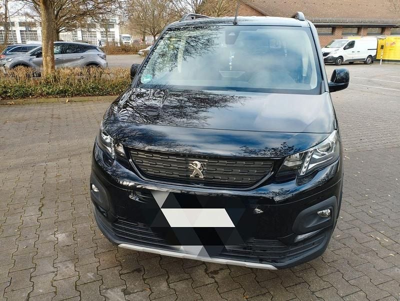 Schwarz Gebraucht 2018 Peugeot Rifter Allure Van / Kleinbus | 14.950 € (Guter Preis) - Bild 1/4