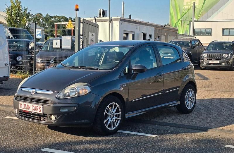Grau Gebraucht 2011 Fiat Punto Evo Dynamic Kleinwagen | 1.890 € (Fairer Preis) - Bild 1/4