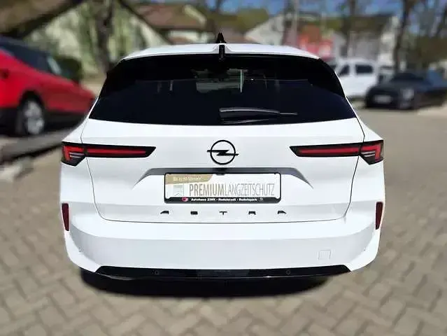 Gebraucht Opel Astra 131 PS (96 kW) 2024 Weiss Kleinwagen