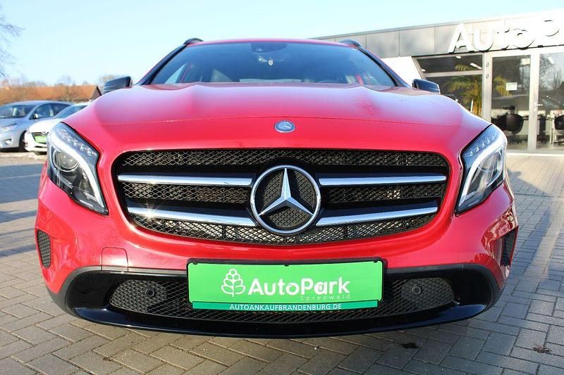 Gebraucht Mercedes GLA250 211 PS (155 kW) 2014 Rot SUV