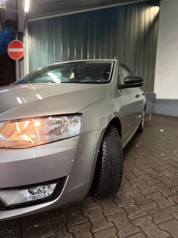 Gebraucht Skoda Octavia 105 PS (77 kW) 2014 Kleinwagen