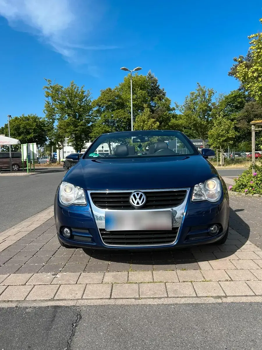 Gebraucht VW Eos 140 PS (102 kW) 2010 Blau Cabrio