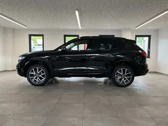 Neu VW Touareg Edition 286 PS (210 kW) 2026 Grenadillschwarz SUV