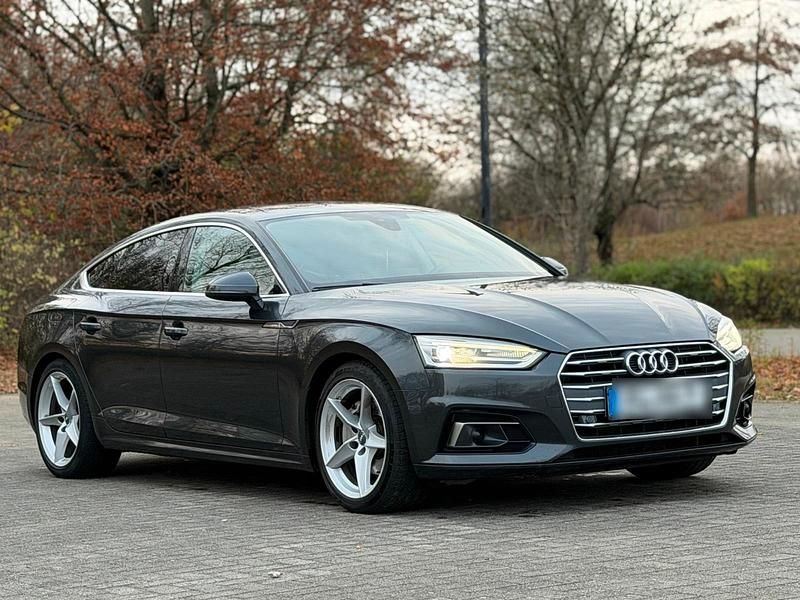 Grau Gebraucht 2019 Audi A5 Sportback Kleinwagen | 18.990 € (Superpreis) - Bild 1/4