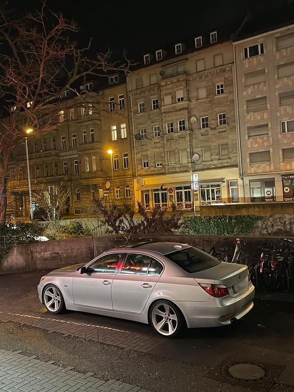 Gebraucht BMW 520 177 PS (130 kW) 2004 Silber Limousine