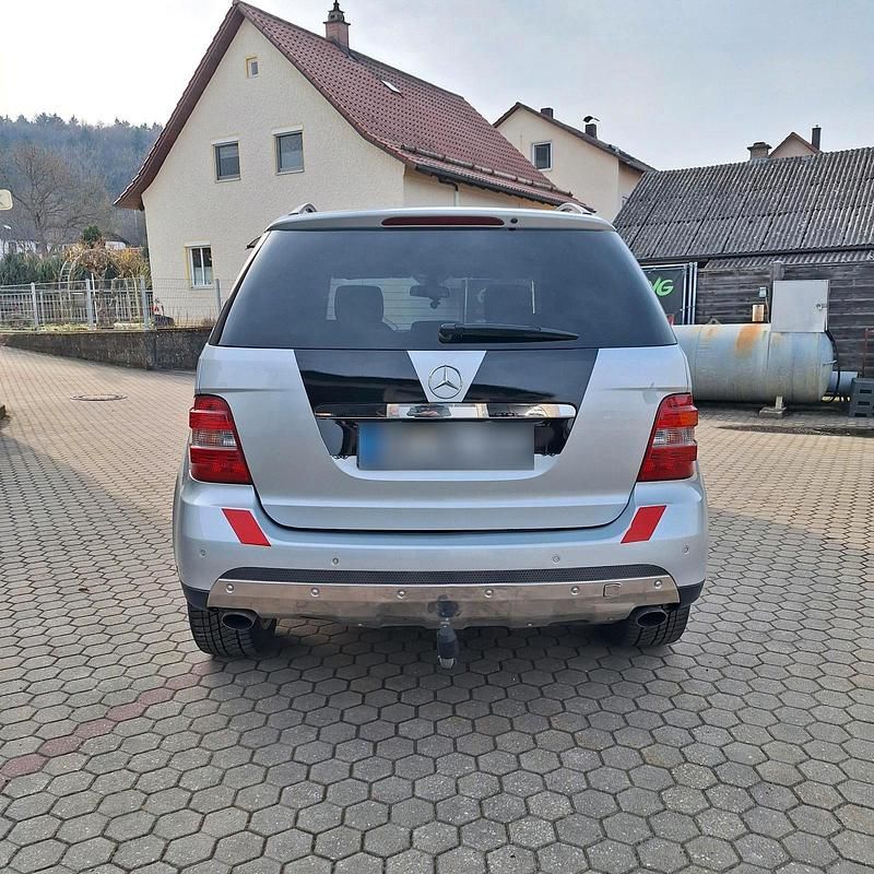 Gebraucht Mercedes ML230 224 PS (164 kW) 2006 Silber SUV