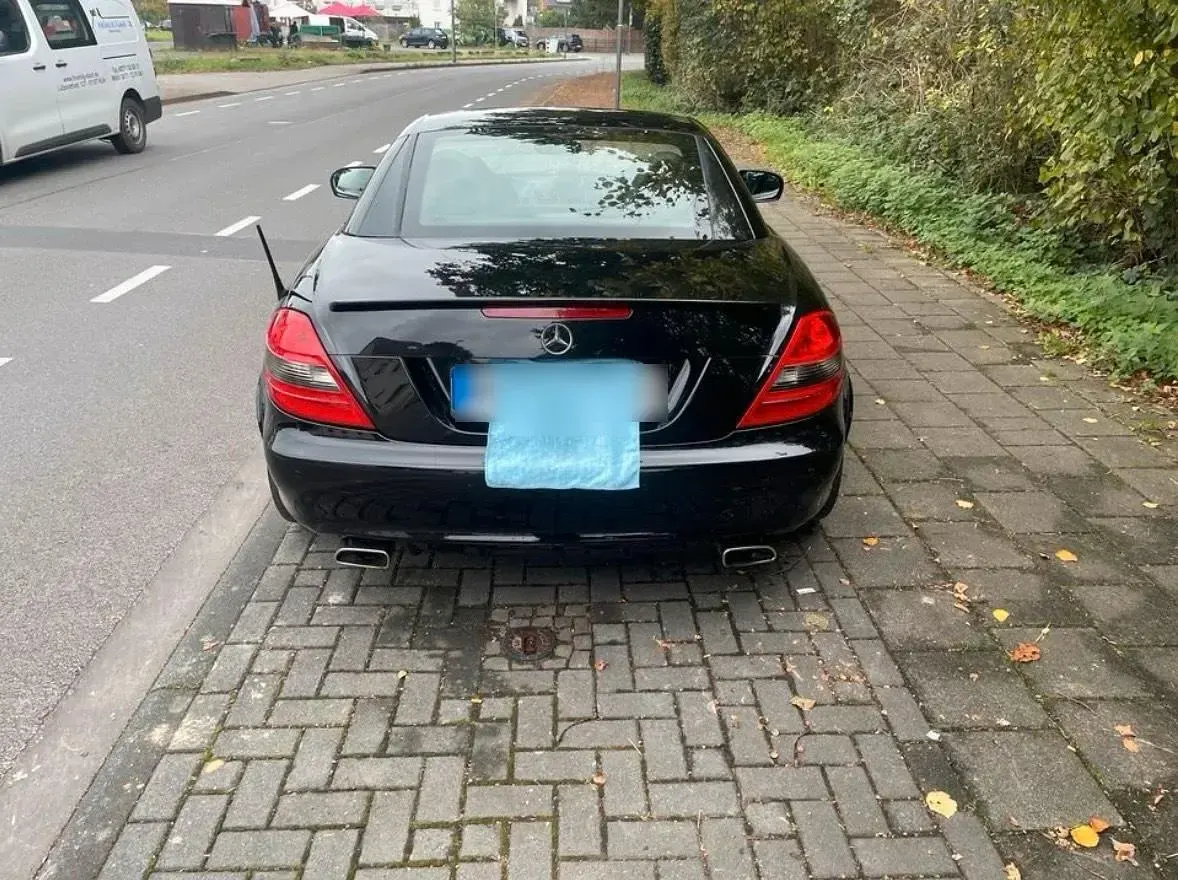 Gebraucht Mercedes SLK200 184 PS (135 kW) 2010 Schwarz Cabrio