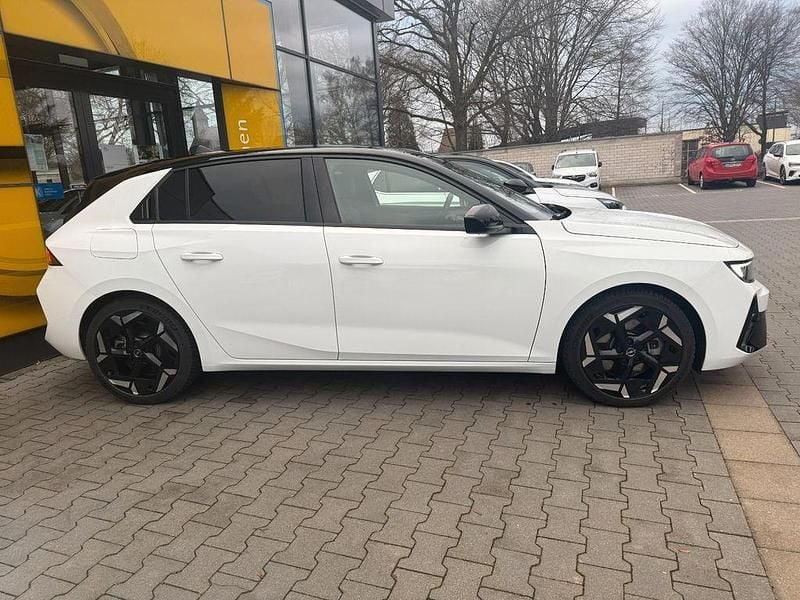 Gebraucht Opel Astra GSe 224 PS (164 kW) 2022 Weiß Limousine
