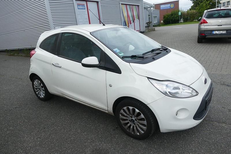 Gebraucht Ford Ka Titanium 69 PS (50 kW) 2010 Weiß Kleinwagen