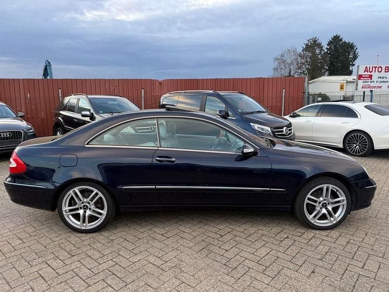 Gebraucht Mercedes CLK320 Avantgarde 218 PS (160 kW) 2002 Blau Coupé