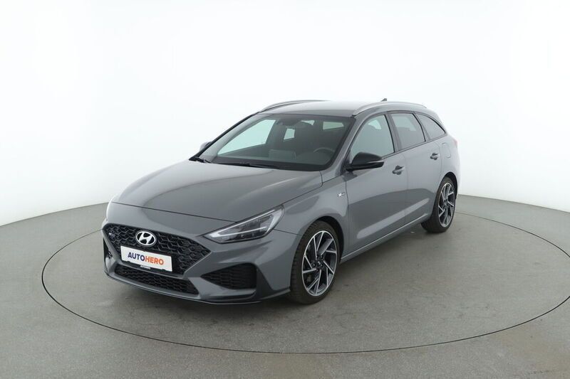 Grau Gebraucht 2022 Hyundai i30 N Line Kombi | 22.930 € (Etwas zu teuer) - Bild 1/4