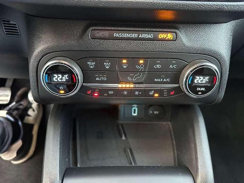 Gebraucht Ford Focus ST-Line 125 PS (91 kW) 2021 Schwarz Limousine