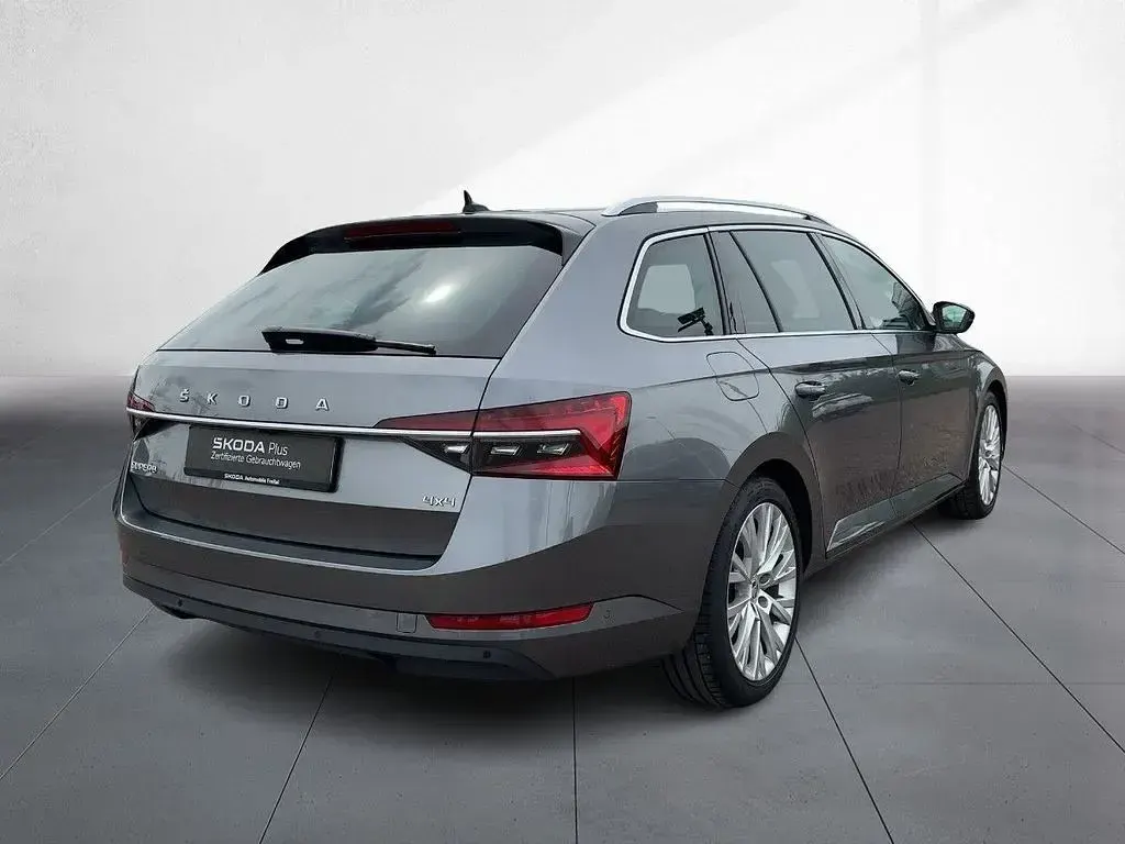 Gebraucht Skoda Superb Premium Edition 200 PS (147 kW) 2023 Graphitegrau metallic Kombi