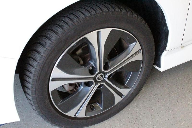 Gebraucht Nissan Leaf N-Connecta 160 kW (218 PS) 2021 Weiß Kleinwagen