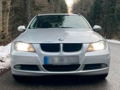 Gebraucht BMW 320 150 PS (110 kW) 2007 Silber Kombi