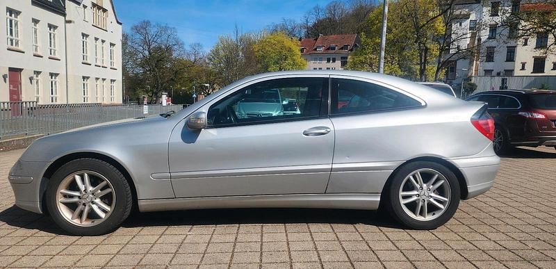 Gebraucht Mercedes C200 163 PS (119 kW) 2001 Silber Coupé