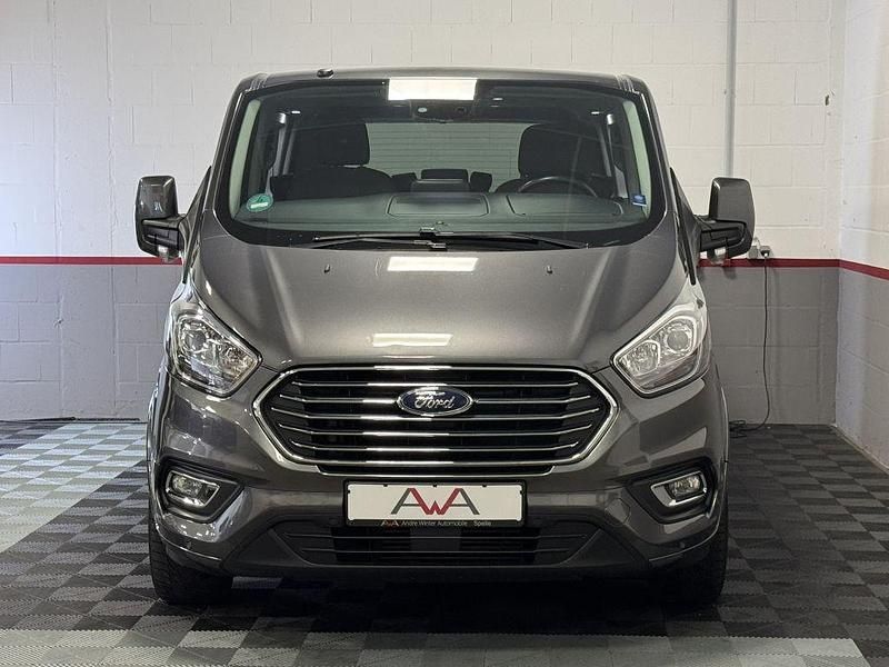 Gebraucht Ford Tourneo Titanium 170 PS (125 kW) 2019 Grau Van / Kleinbus