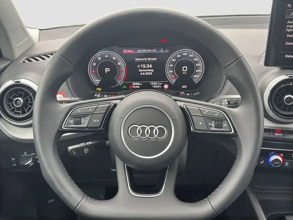 Gebraucht Audi Q2 Advanced Plus 150 PS (110 kW) 2025 Tausilber metallic SUV