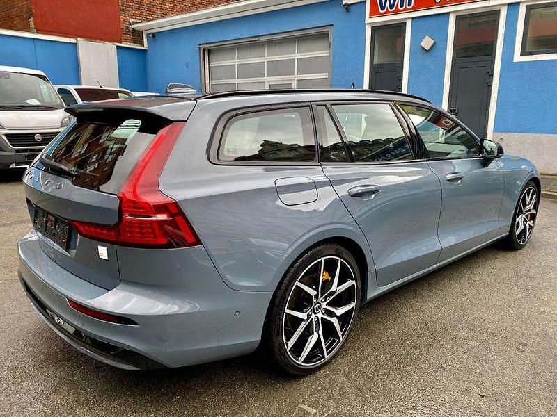 Gebraucht Volvo V60 455 PS (334 kW) 2023 Grau Kombi