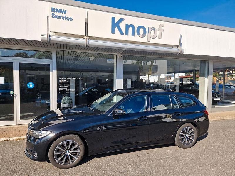 Schwarz Gebraucht 2022 BMW 318 Sport Line Kombi | 27.700 € (Etwas zu teuer) - Bild 1/4
