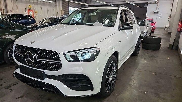 Polarweiss Gebraucht 2020 Mercedes GLE350e AMG line SUV | 49.861 € (Teuer) - Bild 1/4