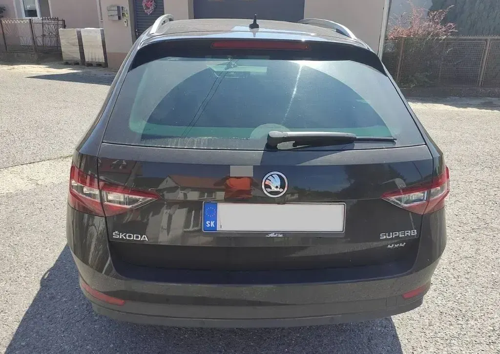 Gebraucht Skoda Superb LAURIN & KLEMENT 190 PS (139 kW) 2018 Beige Limousine