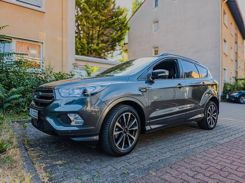 Gebraucht Ford Kuga ST-Line 179 PS (131 kW) 2018 Grau SUV