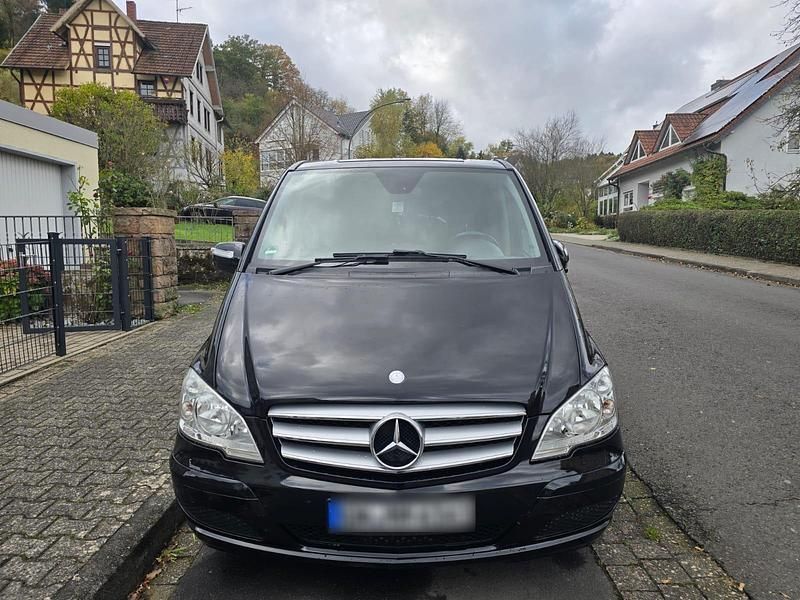 Schwarz Gebraucht 2013 Mercedes Viano Van / Kleinbus | 17.000 € (Fairer Preis) - Bild 1/4