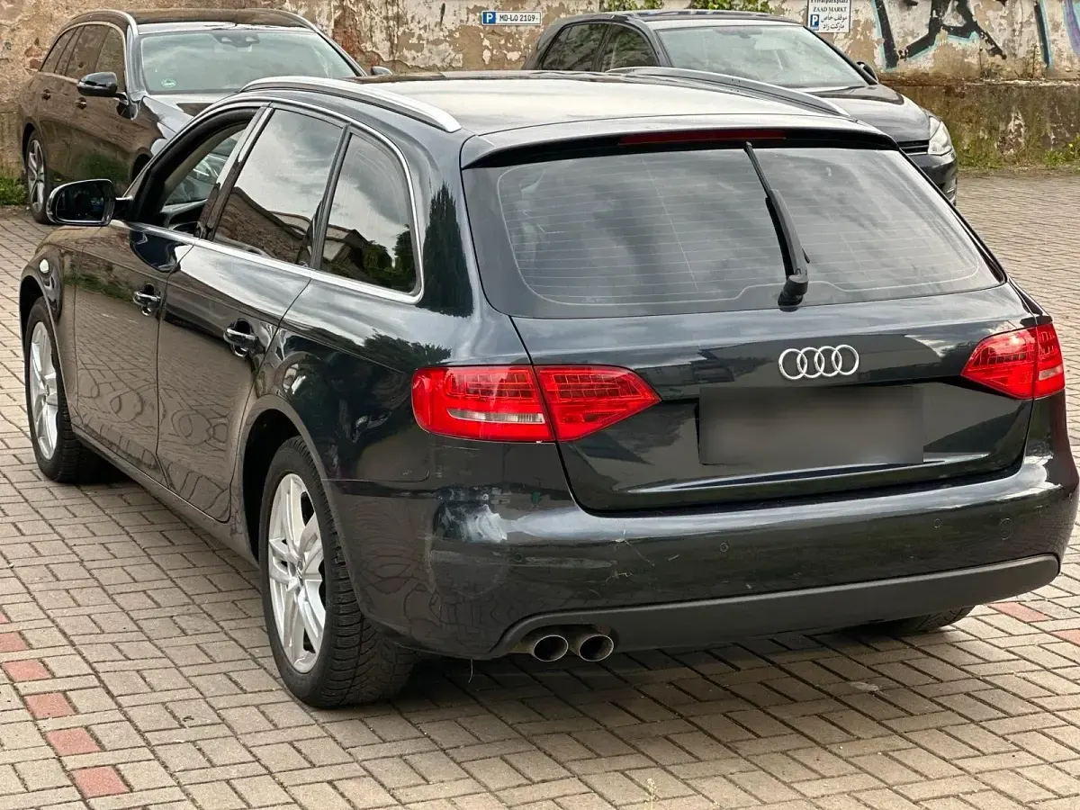 Gebraucht Audi A4 143 PS (105 kW) 2011 Schwarz Kombi