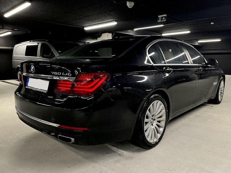 Gebraucht BMW 750L 381 PS (280 kW) 2015 Schwarz Limousine